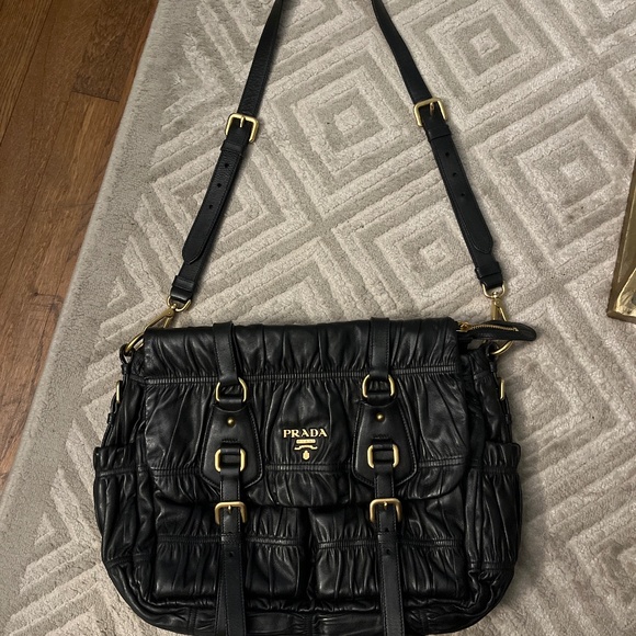 Prada messenger bag - Picture 1 of 8